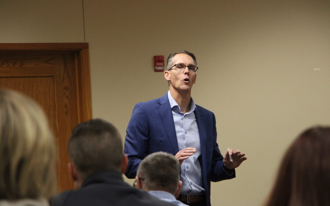Congressman Feenstra visits with Sioux Center Chamber