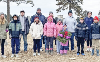 Hull Clovers help collect wreaths